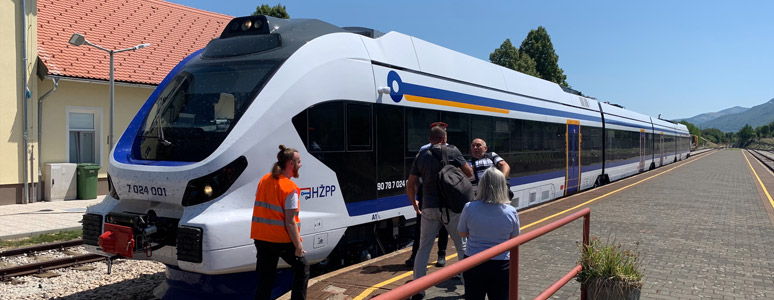 New Zagreb-Split 'koncar' train on test